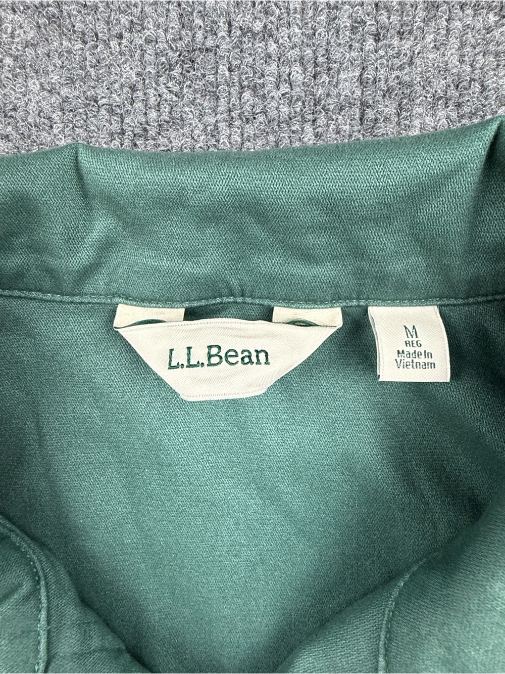 Great Condition! L.L. Bean Lightweight Green Utility Jacket - Women, Size Medium - Picture 7 of 10
